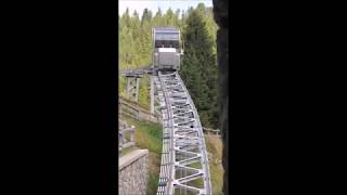 Standseilbahn 705002 Arosa TschuggenExpress  Wagen kommt in die Talstation [upl. by Polk]