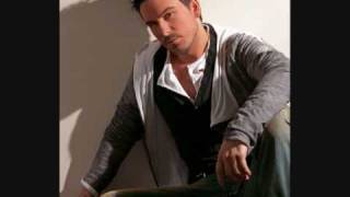 Thanasis Vasilakos 2010 new song quotH APAGH PIANETAI AP TA MATIAquot [upl. by Oiracam706]