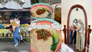 JKT VLOG  Taiwanese Noodle 🍜 Korean Cafe 🍰 amp Florist Date 💐 [upl. by Ramsden897]