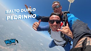 O Pedrinho incluiu um salto de paraquedas entre os seus passeios por aí [upl. by Pathe507]