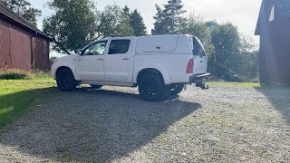 Köp Pickup Toyota Hilux Double Cab 24 D 4WD Black Edition på Klaravik [upl. by Ecam]