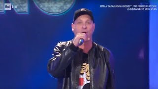 Clementino canta quotCos Cos Cosquot  Domenica In 20102019 [upl. by Frick]