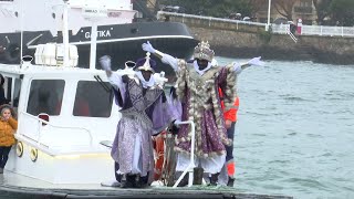 Sus Majestades los Reyes Magos de Oriente llegan a Portugalete Bizkaia surcando la ría [upl. by Nahc]