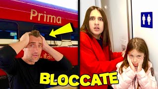 SIAMO RIMASTE BLOCCATE nel BAGNO del TRENO 🚂 😱 [upl. by Atsahc39]