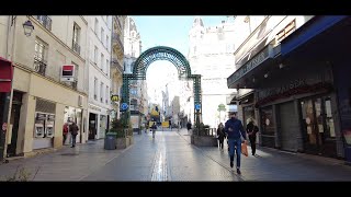 Rue Montorgueil à Paris une rue piétonne très animée  Vidéo 4K UHD [upl. by Laks]