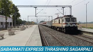 19165 Sabarmati Express Thrashing Sagarpali 🔥 balliarailwaystation railway sabarmati sagarpali [upl. by Accissej]