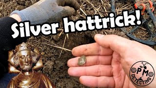 Silver hattrick  nice and easy detecting   Metal detecting UK  Minelab Equinox 800 [upl. by Atterbury34]