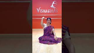 Sawarne lage sitting choreography  vishakha verma vishakhasdance sittingdancecover [upl. by Neerol]