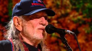 Willie Nelson  Good Hearted Woman Live at Farm Aid 2014 [upl. by Anaehr656]