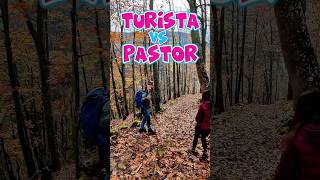 Diferencia de como llevar el palo entre un turista y un pastor rural bosque asturias rutas [upl. by Izy]