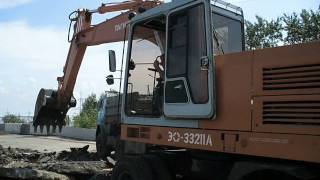 Russian shovel EO33211A in action pt 2 [upl. by Najram]