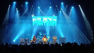 Black Pantera  Tokyo Marine Hall Abertura Living Colour [upl. by Pavier]