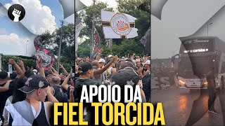 TORCIDA do CORINTHIANS faz FESTA na SAÍDA DO ÔNIBUS para duelo contra o PALMEIRAS [upl. by Philemon]