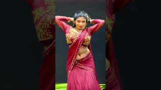 இப்போ சாத்து நட சாத்து 👄 Saathu Nada Saathu 🔥 Elakkiya Dance ❤ shorts [upl. by Quenby]