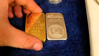 Comparing the density between GOLD and SILVER bullion [upl. by Nirad]