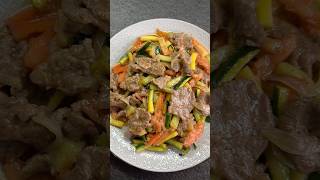 Салат с говядиной и овощами 🥗РЕЦЕПТ в комментариях 📌 [upl. by Kaitlyn]