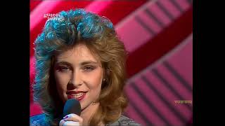 Claudia Jung  Atemlos  HQ  Deutsche Schlagerparade Juni 1989 [upl. by Venuti]