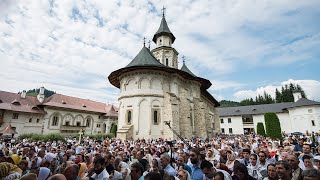 LIVE Sfânta Liturghie la pomenirea Sf Voievod Ștefan cel Mare [upl. by Lyrehc492]