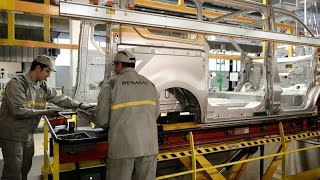 Renault Trafic manufacturing at Sandouville plant [upl. by Casandra]