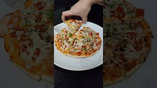 साध्या सोप्या पद्धतीने बनवा पिझ्झा🤤 pizza recipe  Easy Home made Pizza by Aaple kitchenviralshort [upl. by Naitsihc]