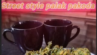 Street style palak pakoda recipe 😋palakpakode tea viral pakodarecipe tasty alltimefavourite [upl. by Graubert]