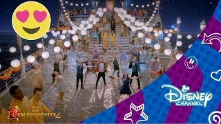 Descendientes 2 Descendants 2 l Emojiefied CLIP 2  ESPAÑOL LATINO [upl. by Isia]