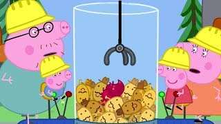 Peppa Pig Plays Grabber Machine at Digger World [upl. by Nilcaj492]