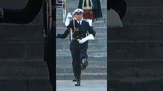 Regimentsgruß Marsch im preußischen Paradeschritt  Spielmannszug Stabsmusikkorps bundeswehr [upl. by Tem139]