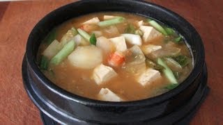 Fermented soybean paste stew mixed with fresh salad Doenjangjjigae geotjeori bibimbap [upl. by Fowle]