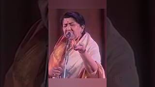 yara sili sili lata mangeshkar live performance hyderabad 2002 [upl. by Audras]