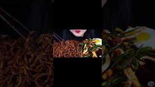 Macarrão legumes salteados e ovos fritos asmr legumes video ovo [upl. by Eerhs]