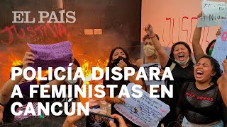 La policía de Cancún disuelve a tiros una manifestación feminista [upl. by Conchita895]