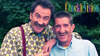 Chuckle Brothers ChuckleVision  Paul and Barry  To Me To You  Review [upl. by Acnaiv114]