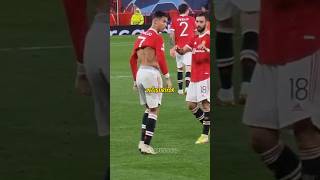 FUTBOLCULAR MAÇTA KAÇ FORMA DEĞİŞTİRİYOR 😱🤯 shorts short football [upl. by Doretta]