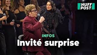 Elton John sort de sa retraite pour un concert de Dua Lipa [upl. by Nanoc]