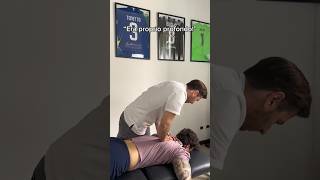 Sblocco dorsale osteopatico 🧑🏻‍⚕️ osteopata osteopatia thrust asmr [upl. by Arbas]