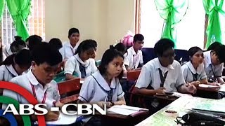 Bandila DepEd pinaalalahanan na dagdagan ang mga upuang pangkaliwete [upl. by Smith]