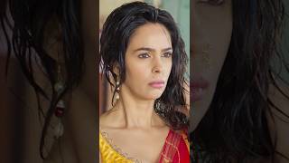 Mallika Sherawat’s ICONIC Entry in VickyVidyaKaWohWalaVideo Ft Vijay Raaz [upl. by Imeaj]