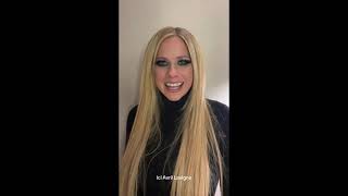 Avril Lavigne a un message pour vous  Festival de Nîmes 2024 [upl. by Akahc909]