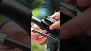 You wanted to know how to attach your VACUUM handlebar base to your bike Here you go fidlock [upl. by Ludwigg905]