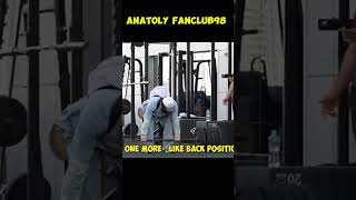 Sumo Deadlift 😜 anatoly gym prank [upl. by Irat63]