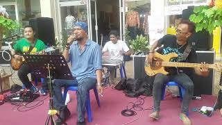 Dont Look Back Anger OASIS cover by Pengamen Tempat Hiburan [upl. by Sinnoda320]