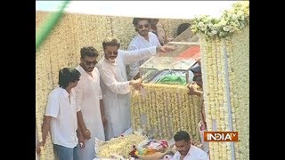 Sridevi funeral Body of veteran actress brought to Vile Parle Seva Samaj Crematorium [upl. by Yehus]