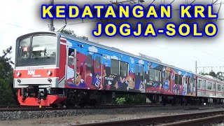 Kedatangan KRL JogjaSolo [upl. by Comfort841]