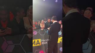 Die Leute lieben shawnmendes 🤩 MTVEMAs EMAs RedCarpet [upl. by Daughtry]