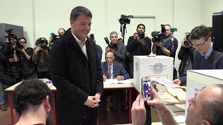 Elezioni Renzi al seggio di Firenze quotScusate il disturbo comè che si votaquot [upl. by Smaj]