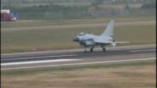 PLAs J10 Fighter Demonstrates Excellent Manuverbility 歼10的优秀机动性展示 [upl. by Kulda]