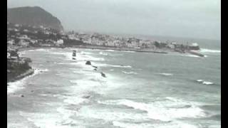 MARE IN TEMPESTA NEL GOLFO DI NAPOLI VIDEO MAREGGIATA A FORIO [upl. by Chin773]