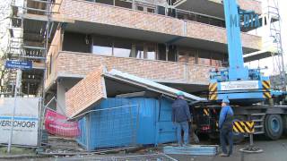 Balkon stort naar beneden Karel Doormanweg Dordrecht [upl. by Enasus]