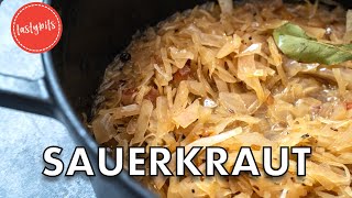 Deftiges Sauerkraut zubereiten und kochen nach Omas Rezept [upl. by Cowden316]